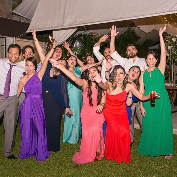 Mexican and international guests celebrating together at a wedding in Jardín Allegra