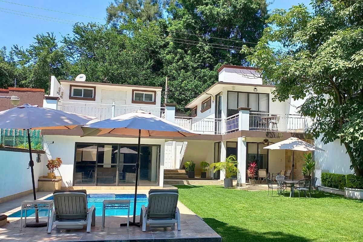 Eucalipto 26 con alberca y jardín amplio