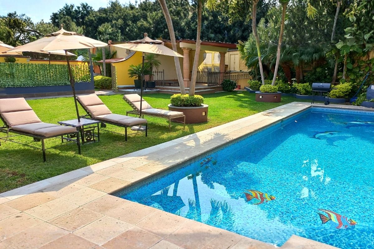 Las Fuentes 34A con alberca y jardín
