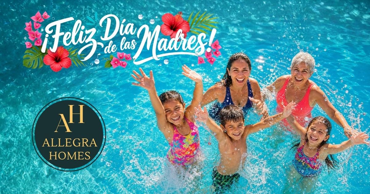 Familia mexicana celebrando el Día de las Madres en la alberca de Allegra Homes en Morelos: tres niños, mamá y abuela disfrutando juntos en el agua con sonrisas y salpicaduras.