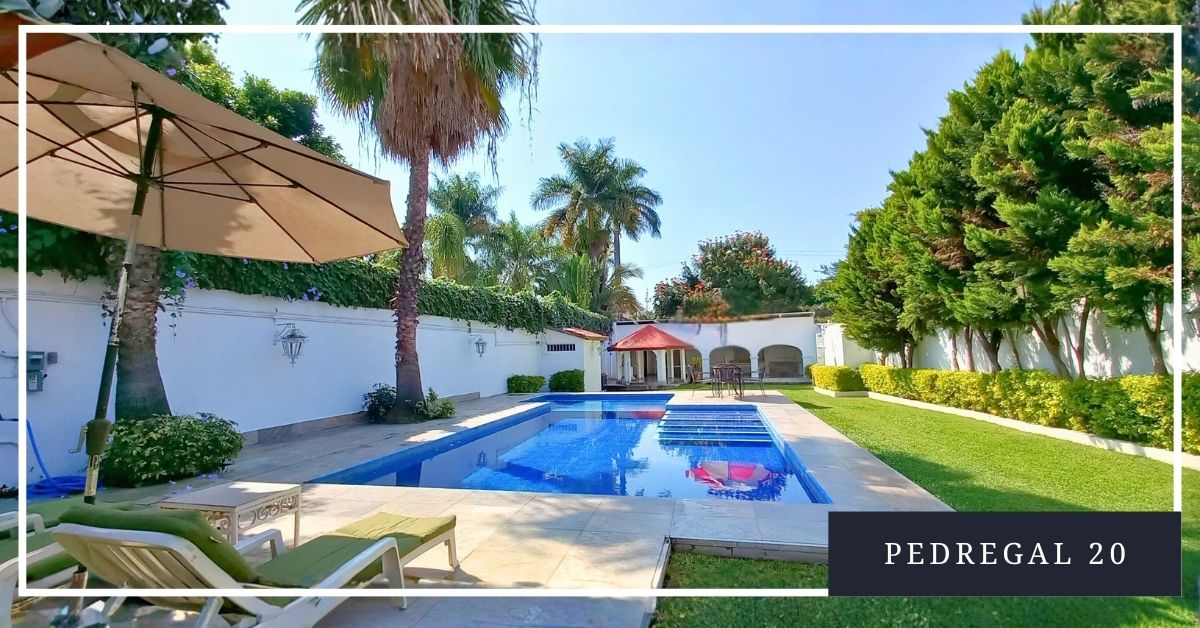 Casa Pedregal 20 de Allegra Homes en Cuernavaca, Morelos: alberca alargada y palapa